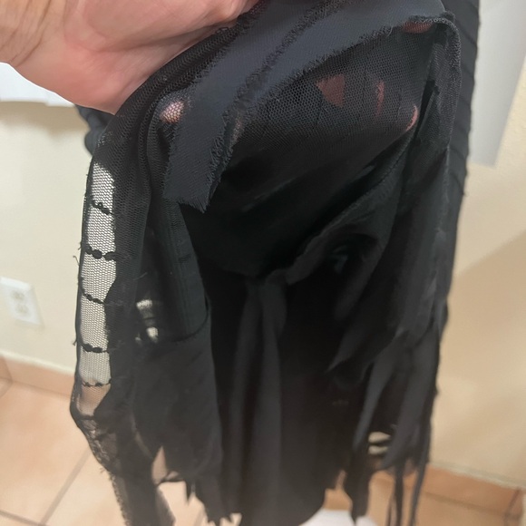 ANN TAYLOR BLACK DRESS SIZE 8 . Used no flaws - Picture 15 of 15